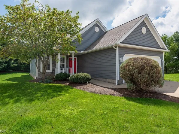 5267 Deer Trace Dr, Kent, OH 44240