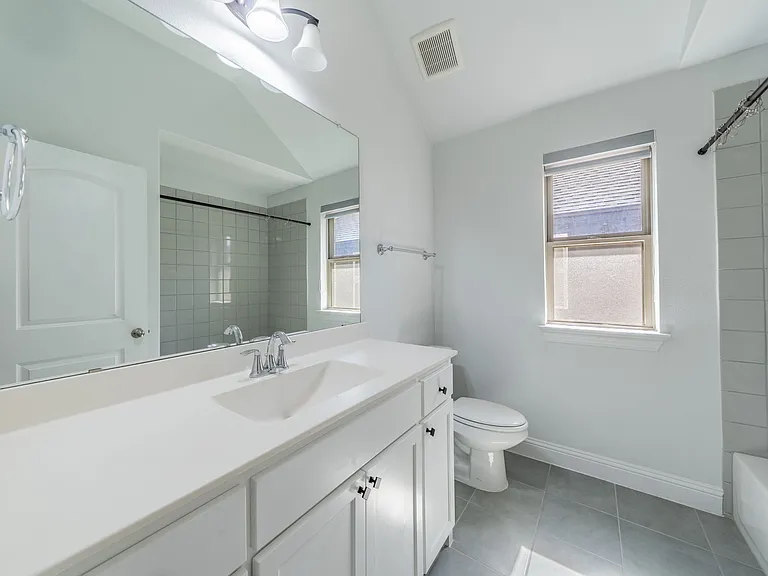 921 Bayberry Dr — Photo 25