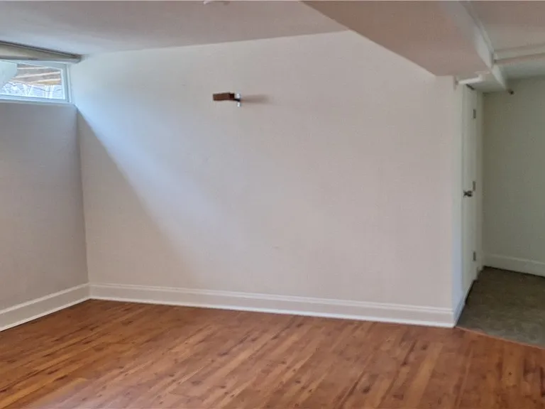 90 E Woodland Rd — Photo 47