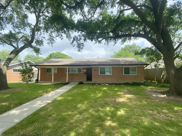 5114 Stillbrooke Dr, Houston, TX 77035