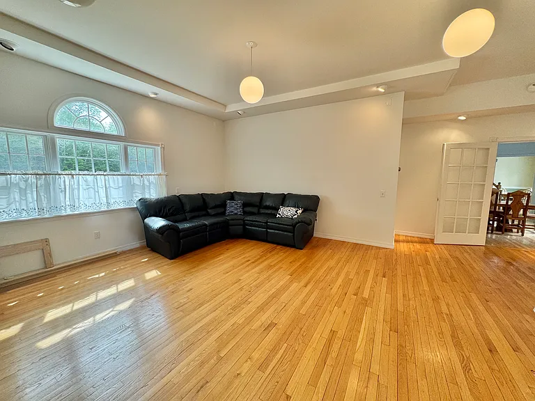 152 Pond Shore Way — Photo 7