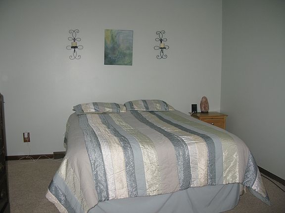 2nd image of 2047 Oak Hollow Dr