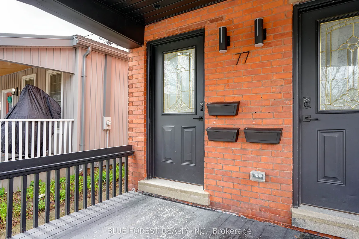 Building Photo - 77 Cartwright St #2