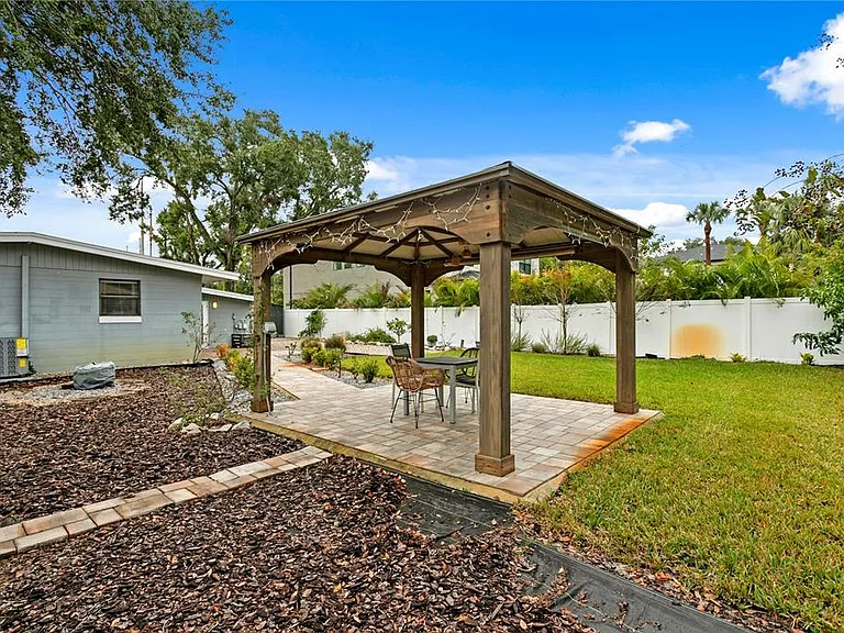 2407 S Lois Ave — Photo 47