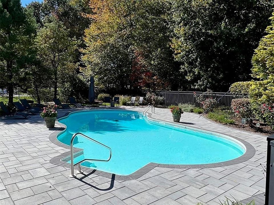 30 Lenihan Ln, East Greenwich, RI 02818 Zillow