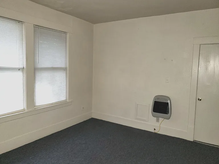 2332 Procter St #B — Photo 5