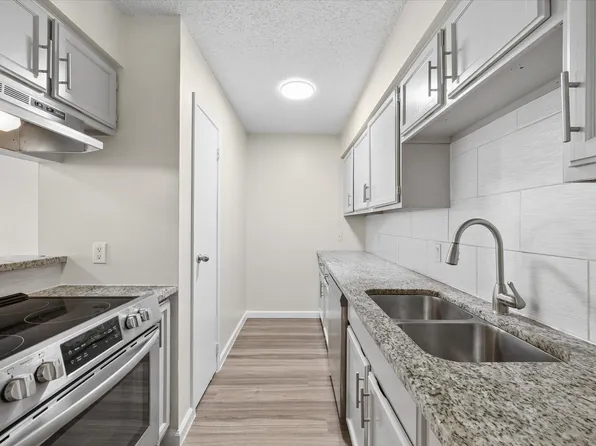 2501 Gulf Fwy APT 277B, Dickinson, TX 77539