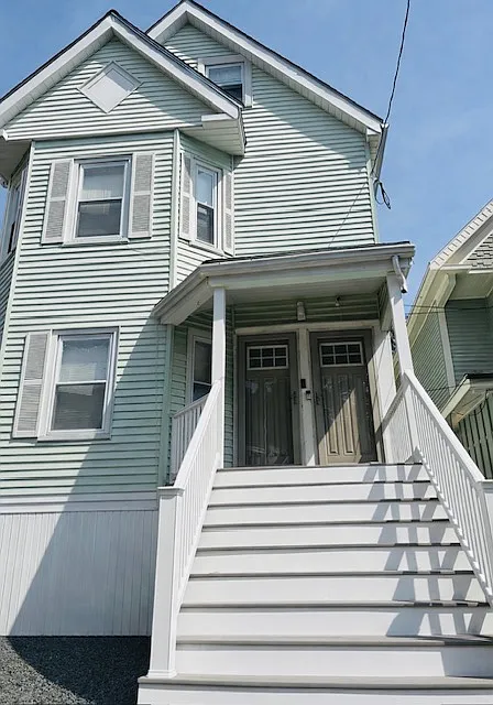 23 Rockland St