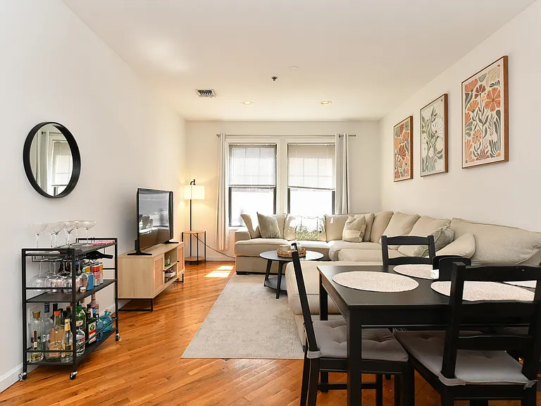 112 Clinton St #1 — Photo 2