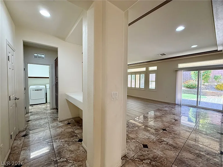 6459 Parrot Ridge Ct — Photo 7