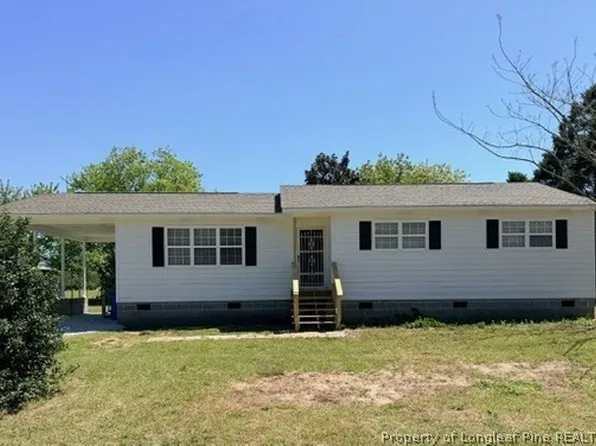 250 Trappers Run Ln, Clinton, NC 28328