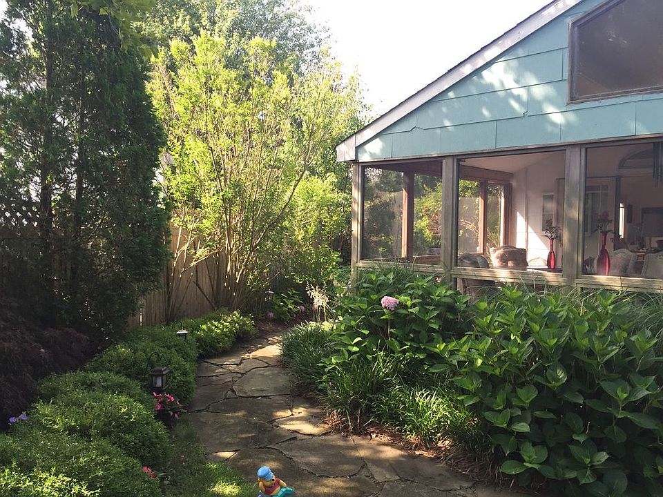 1st image of 726 Ent Ave