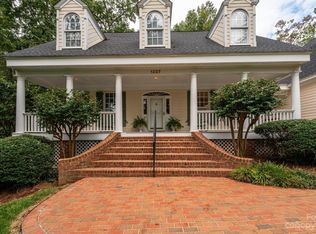 1327 10th Street Dr NW, Hickory, NC 28601