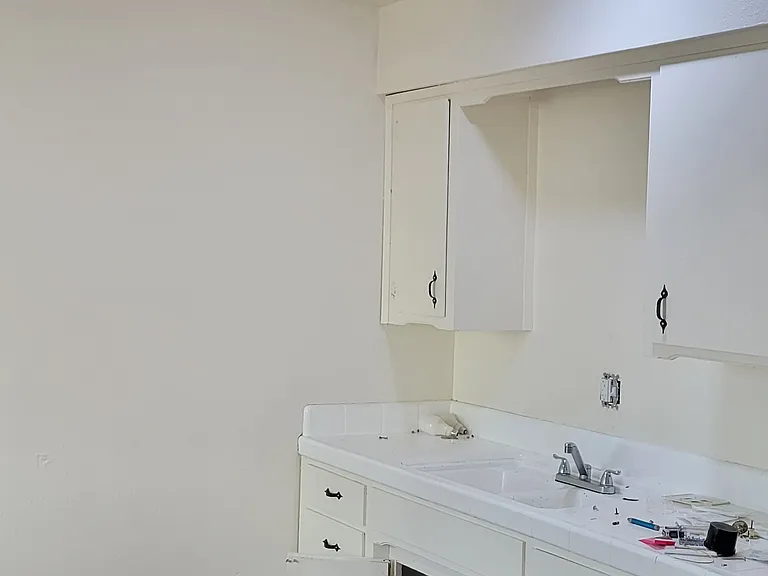 802 N Redington St #H — Photo 7