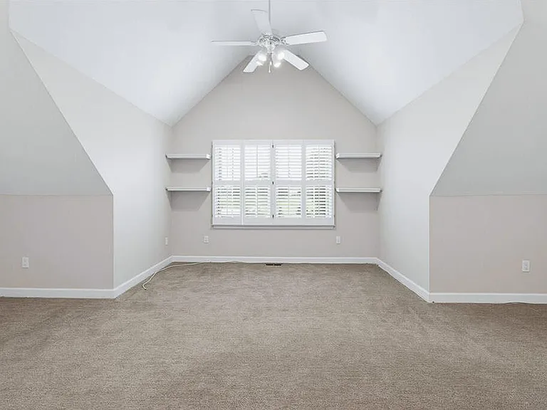 1688 Northlawn Blvd — Photo 29