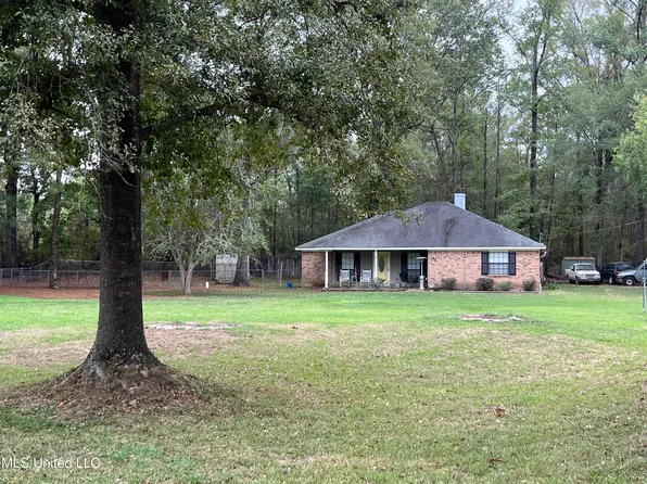 141 Highland Dr, Florence, MS 39073