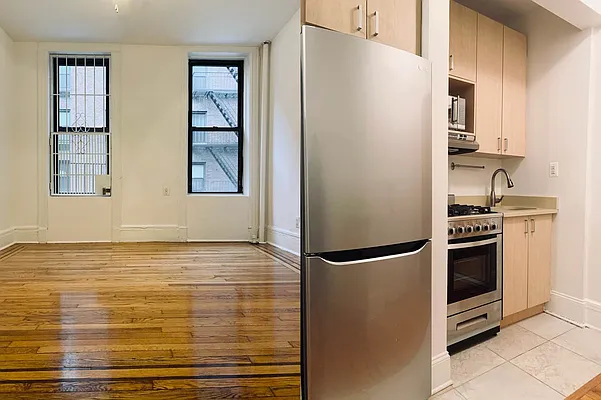 Rented by Quest Realty Sunnyside Corp | media 4