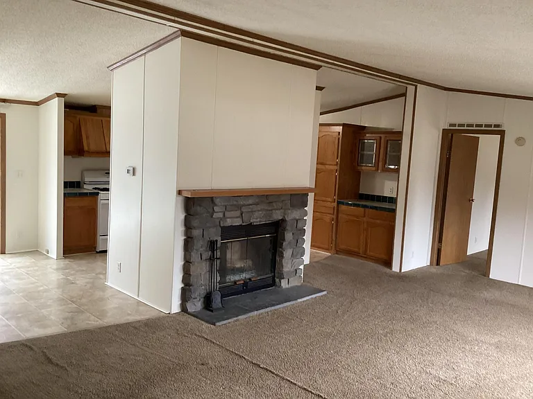 78 W Dague Rd — Photo 4