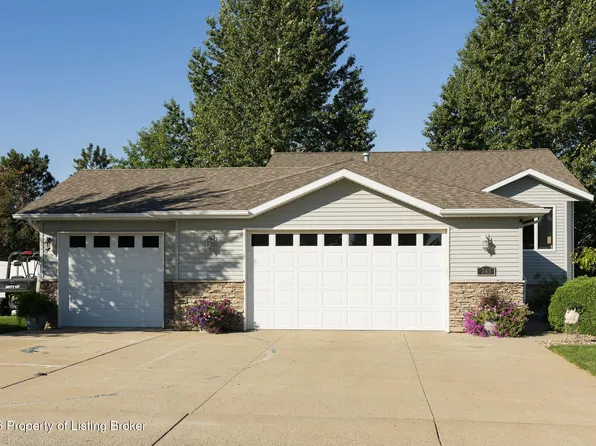 743 Shinagle Dr, Dickinson, ND 58601