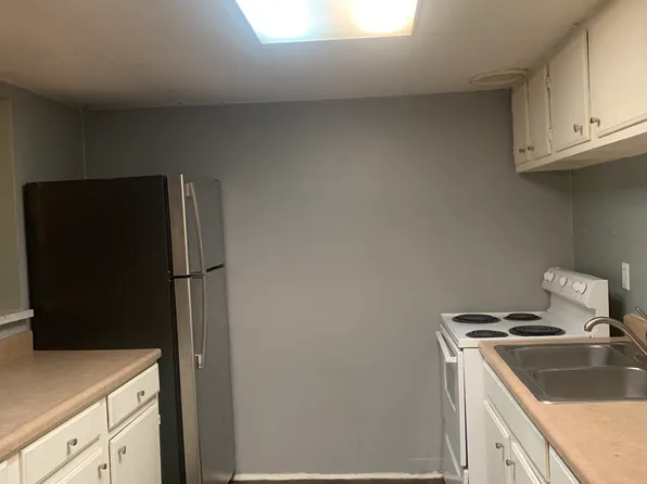 208 W South St APT 10, Bethel, OH 45106