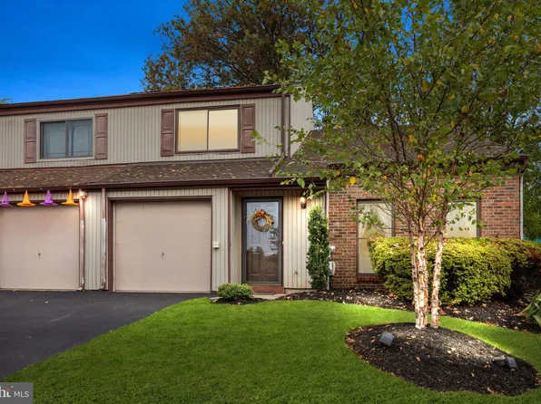 25 Jack Ladder Cir, Horsham, PA 19044