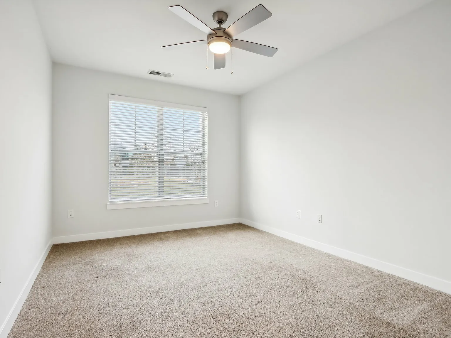 Lakeside of Carmel Apartments — Photo 4