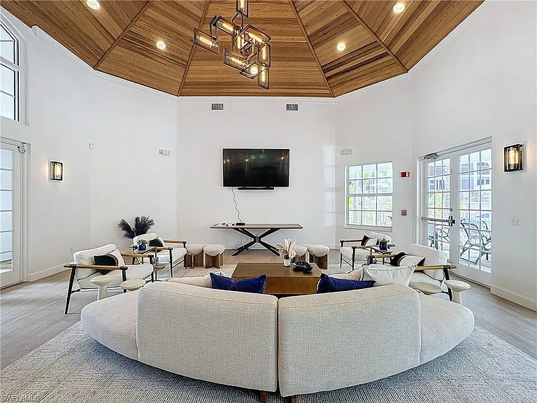 400 Flagship Dr #501 — Photo 35