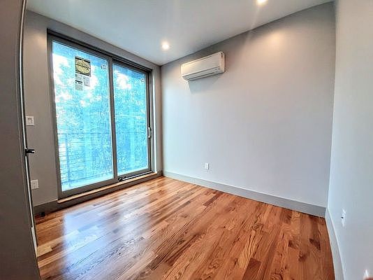 5th image of 238 Tompkins Ave #3A