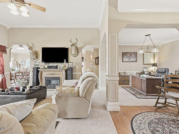 5th image of 522 Waterstone Cir