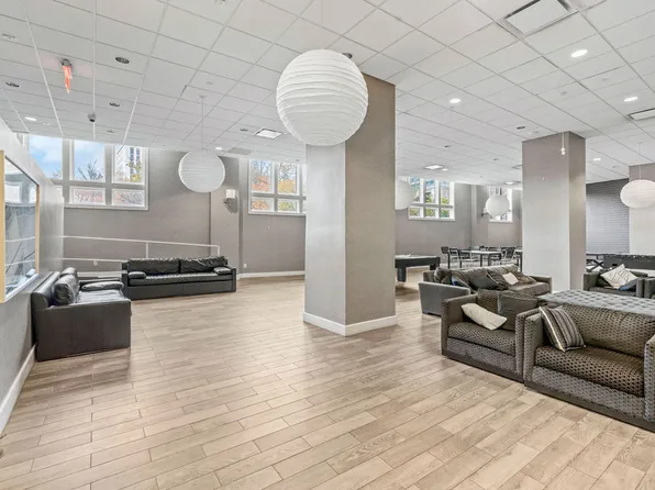 90 Bay Street Landing image 35 of 39