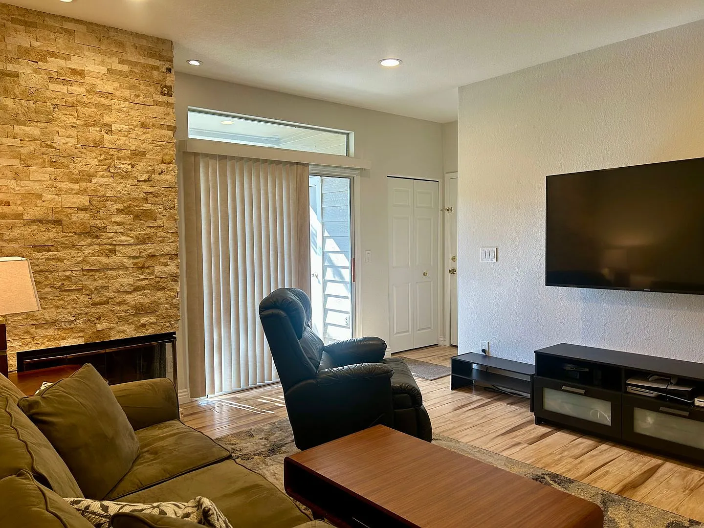 Modern and Convenient Condo Near Almaden Lake — Photo 3