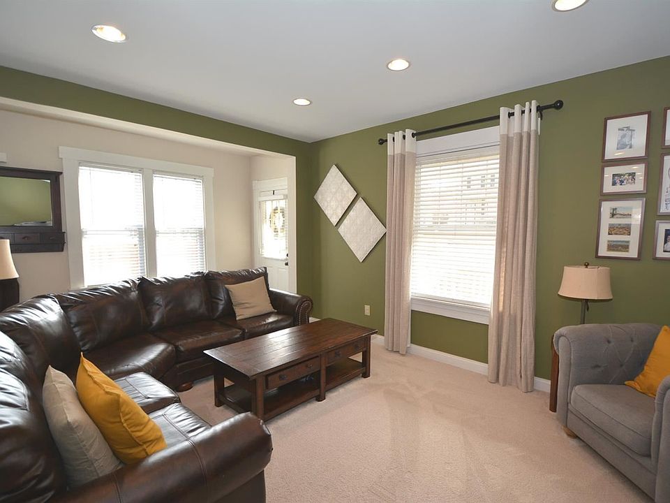 1st image of 2830 Rosella Ave