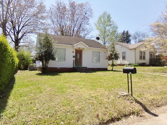 5th image of 915 Moody Dr