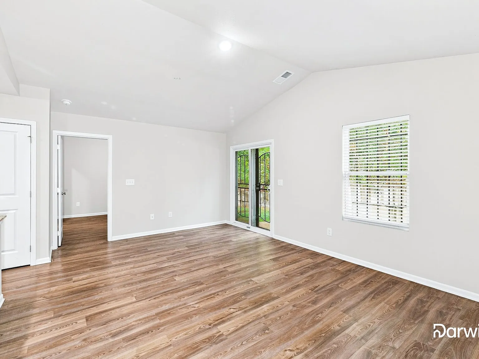4 bed, 2.0 bath, 1401 sqft, $1,525 — Photo 4