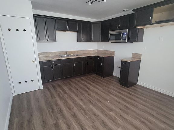 2nd image of 1052 N Pershing Ave #1052