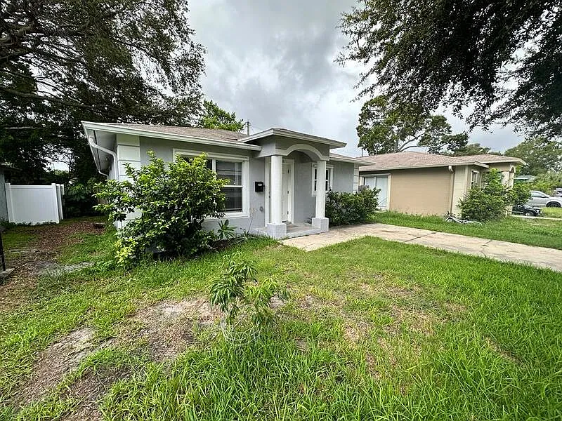 3 bed, 2.0 bath, 1200 sqft, $2,150 — Photo 3