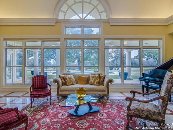 LIVING & DINING ROOM