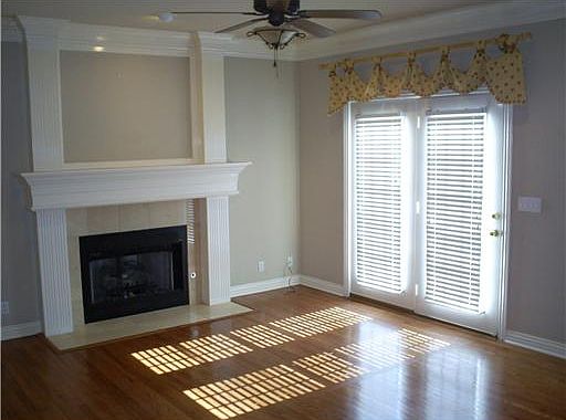 4th image of 1768 E Manchester Dr
