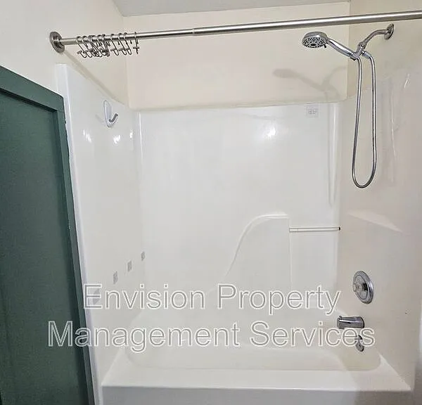 479 Lakeshore Dr — Photo 24