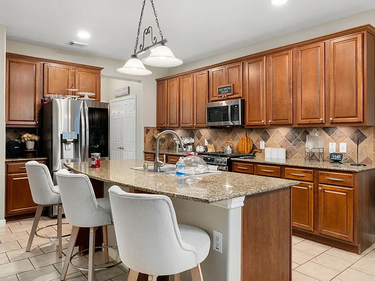 24647 Hampton Lakes Dr — Photo 11