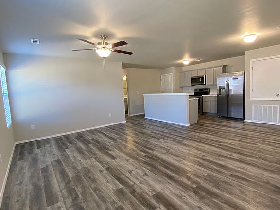 4th image of 2701 Denver St #A