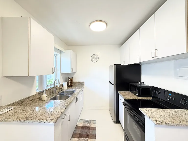 925 N Federal Hwy #2 — Photo 5