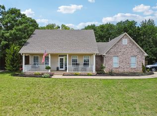 4602 S Linwood Dr, Sand Springs, OK 74063