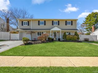 5 Martin Lane, Old Bethpage, NY 11804