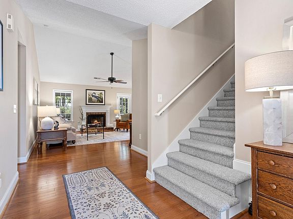 2nd image of 625 Ashley Commons Ct