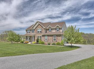 112 Great Bend Way, Sinking Spring, PA 19608