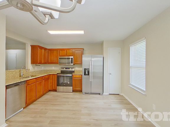 5th image of 5423 Sabine Ln