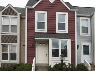 11954 Hollowwind Ct, Reston, VA 20194