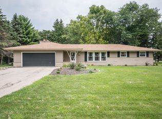 1500 Lookout Ln, Brookfield, WI 53005