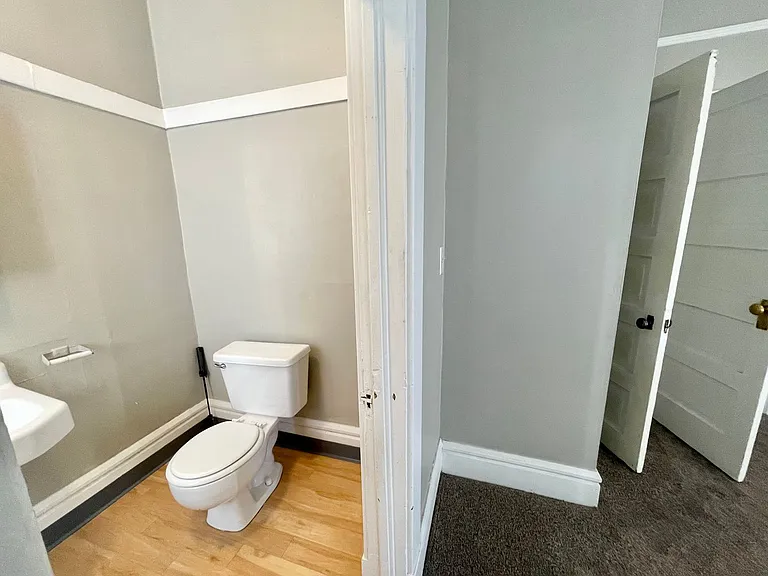 106 S Cedar St — Photo 46